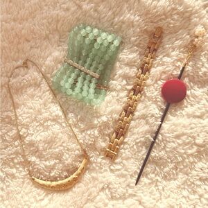 💫 Vintage Bracelet Lot – Gold Tone, Jade Beads & Mixed Styles